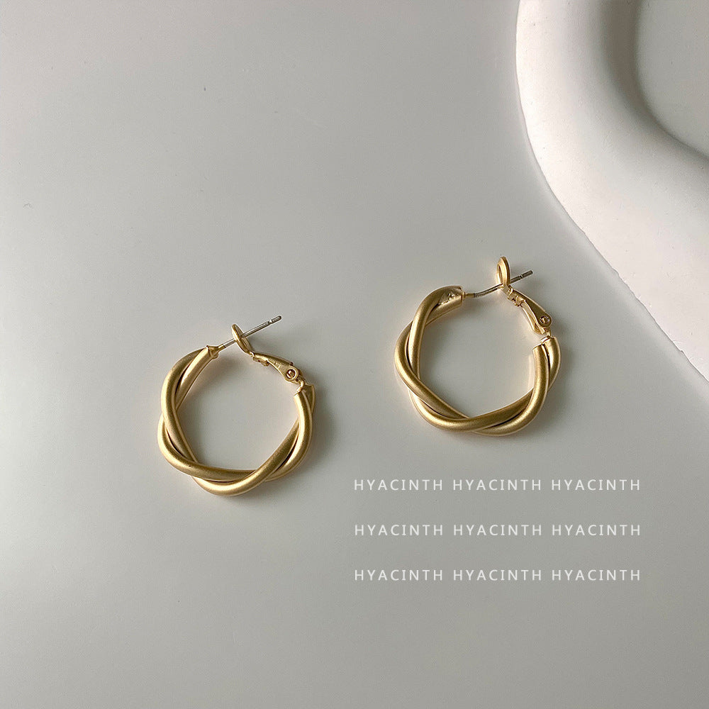 Women's Shaped Twisted Fashion Atmosphere Ear Clip Earrings