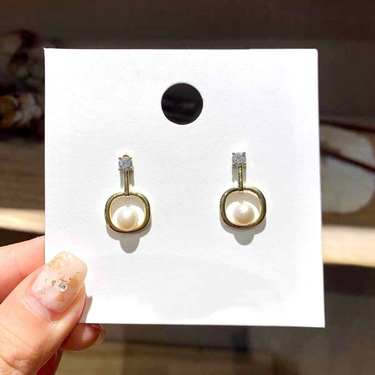 High-grade Female Niche Vintage Pearl Flower Elegant Earrings