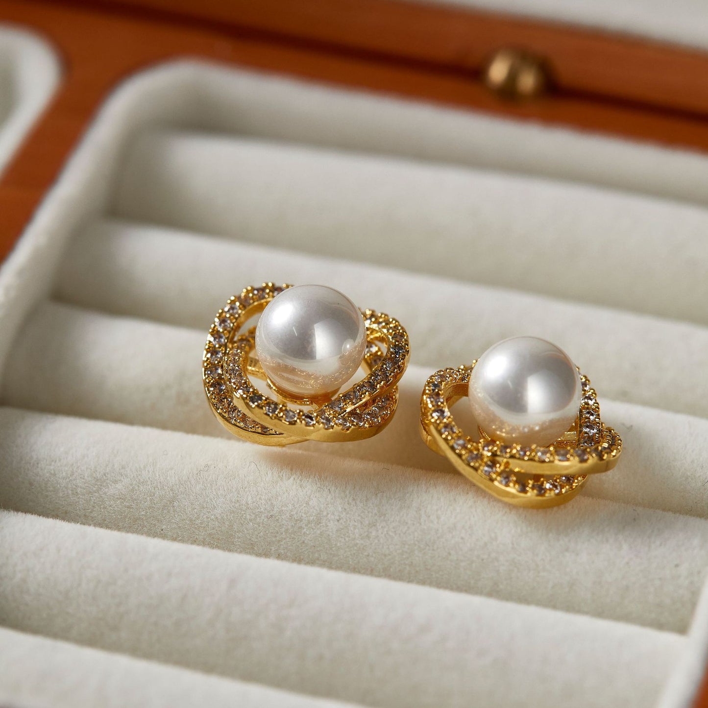 Women's Painless Pearl Mosquito Coil Ear Clip Earrings