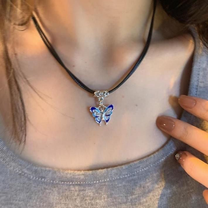 Women's Retro Butterfly High-grade Leather Rope Collar Necklaces