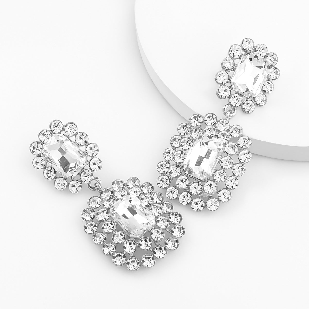 Women's Fashion Super Flash Claw Chain Alloy Earrings