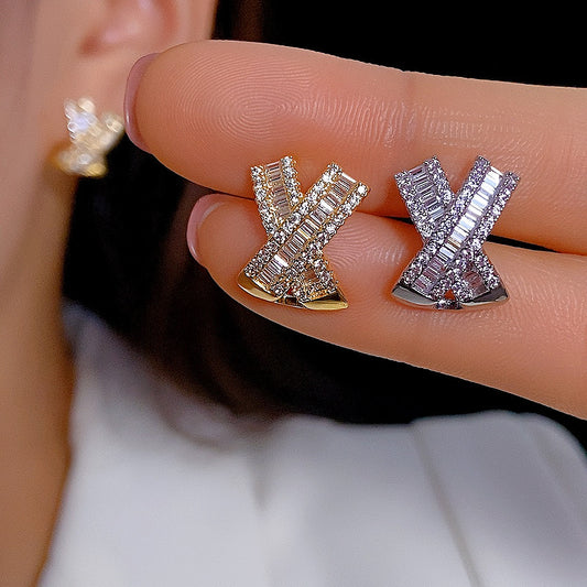 Entry Lux Style Cross Fritillary Zircon Earrings