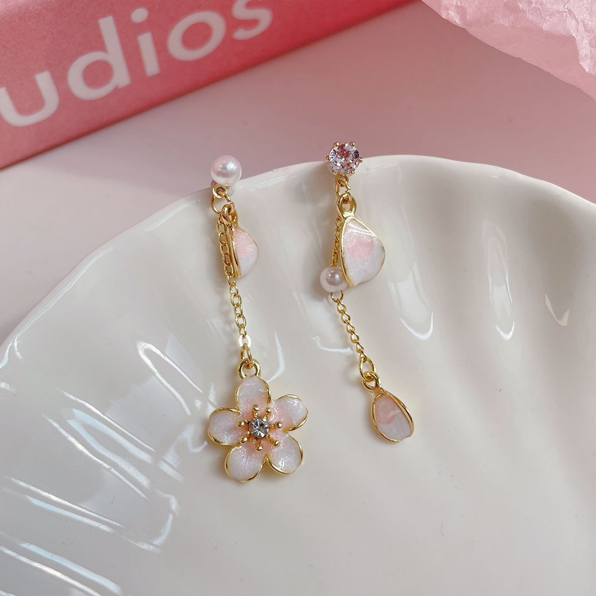 Sier Needle Sweet Girly Niche Design Three-dimensional Light Earrings