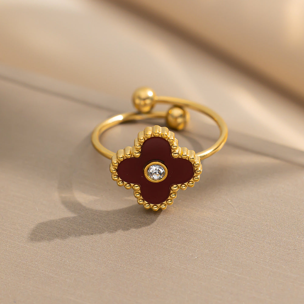 Niche Sweet Middle Diamond Four-leaf Clover Rings