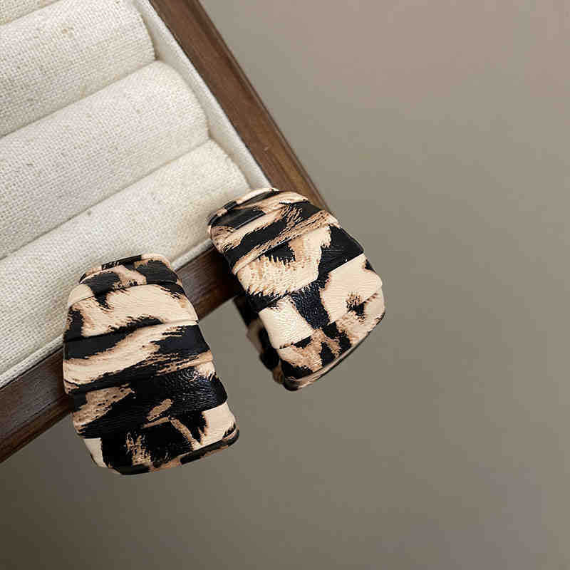 Leopard Print Artificial Leather Ear Fabulous Earrings