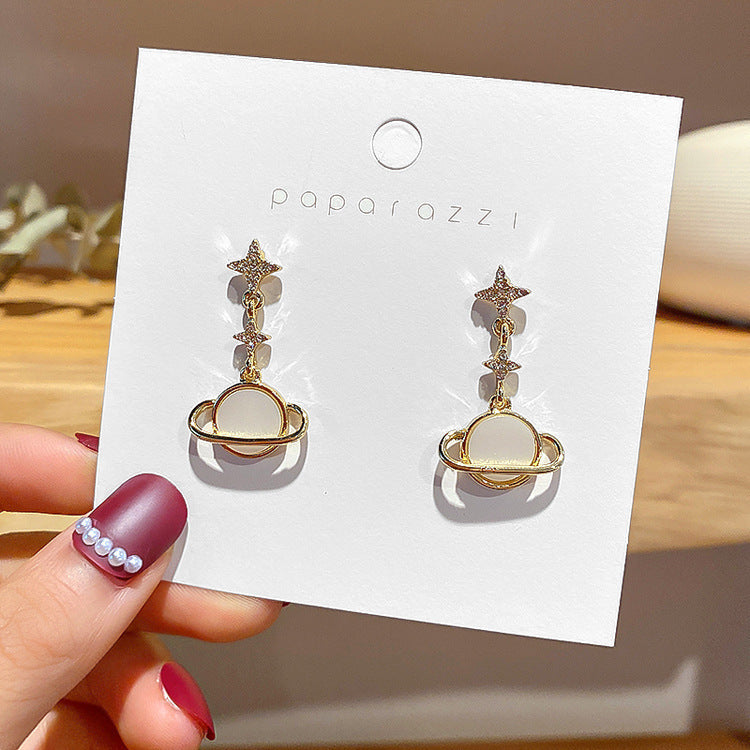 High-grade Female Niche Vintage Pearl Flower Elegant Earrings