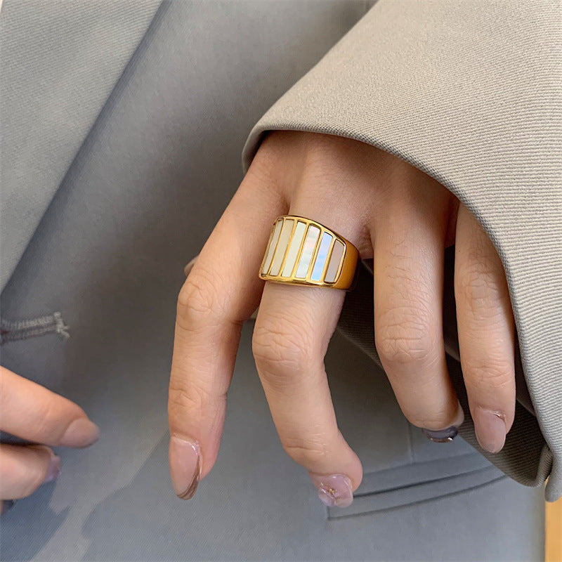 White Fritillary Female Design Fashion Personality Shell Index Rings