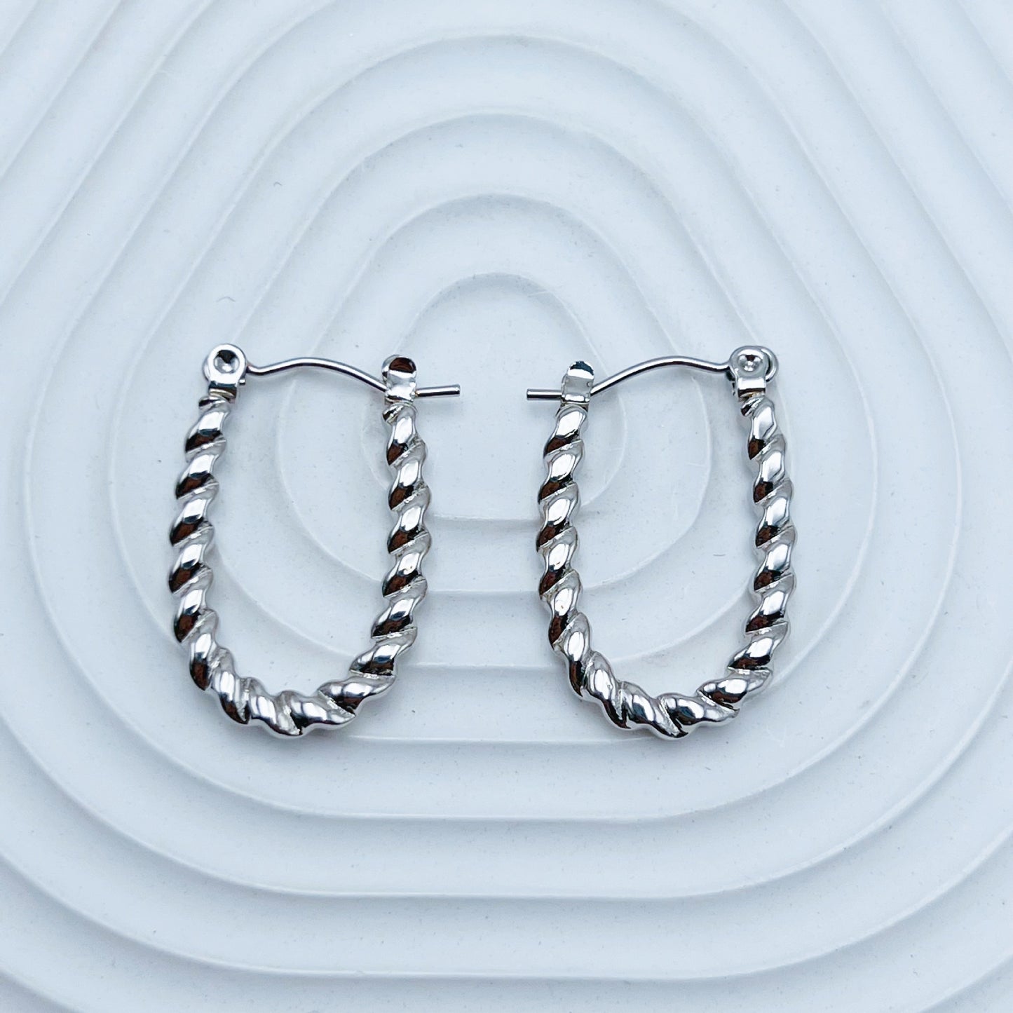 Ear Design Golden Twist Personalized Temperamental Earrings