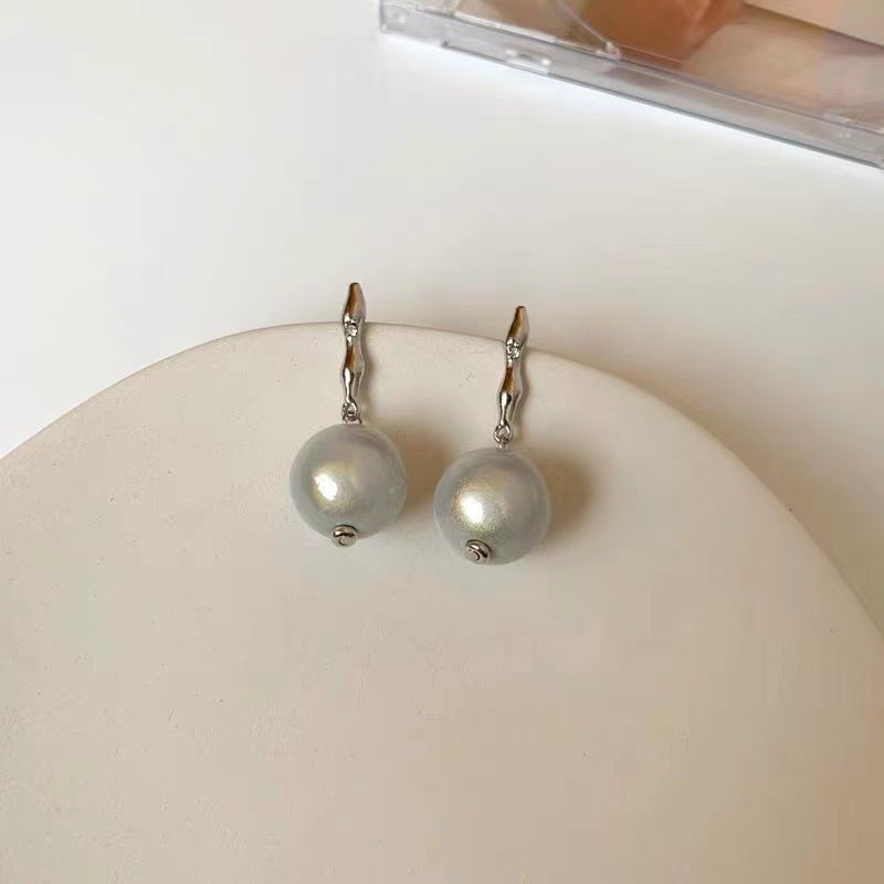 High-grade Female Niche Vintage Pearl Flower Elegant Earrings