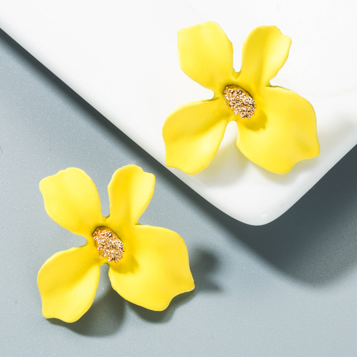 Exaggerated Fashion Dignified Flowers Alloy Fresh Earrings