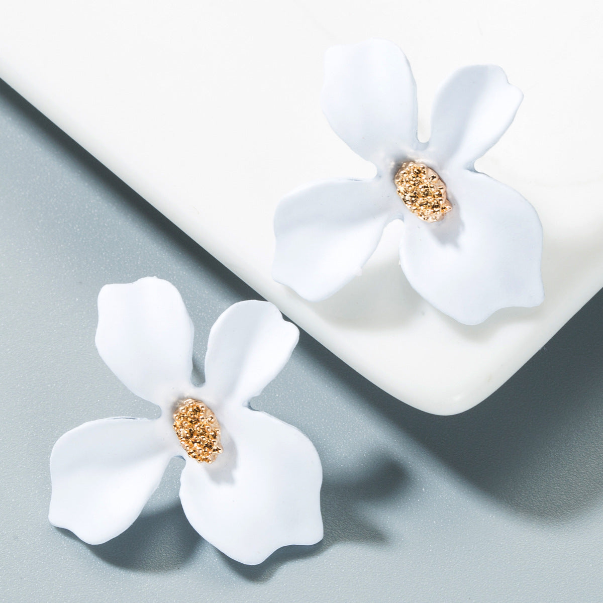 Exaggerated Fashion Dignified Flowers Alloy Fresh Earrings