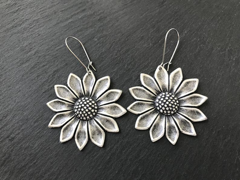 Three-dimensional Sunflower Eardrops Ancient Gold Beautiful Earrings