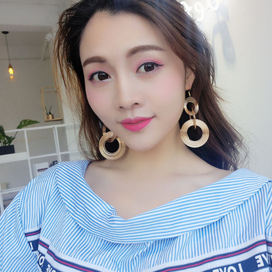 Women's Profile Retro Geometric Metal Circle For Personal Nightclub Earrings
