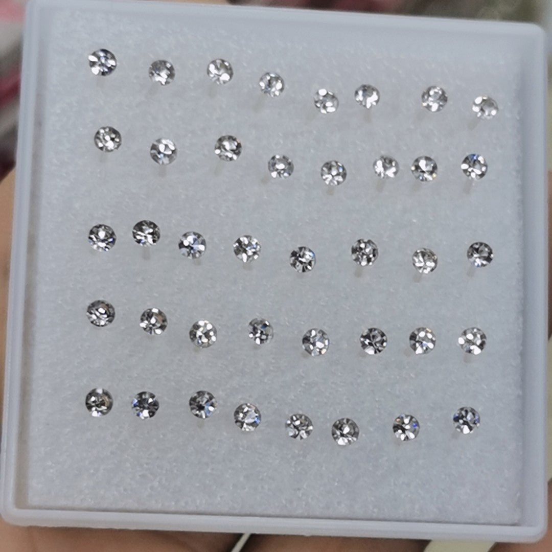 Plastic Needle Rhinestone Boxed Stall Small Earrings