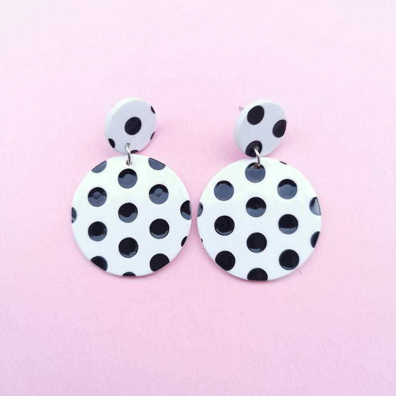 Refined Long Small Heart Black White Polka Dot Simple Stud Earrings