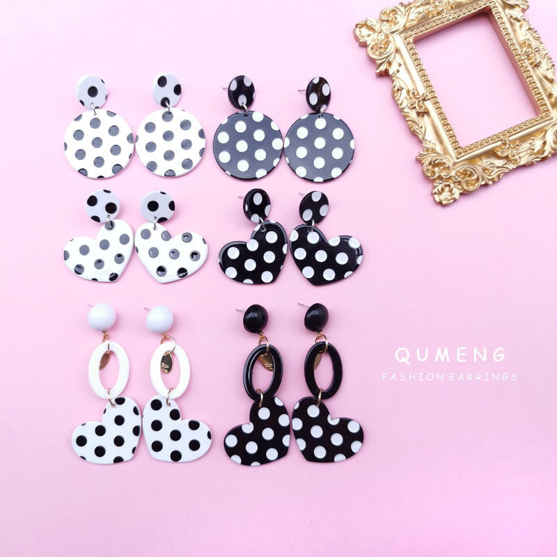 Refined Long Small Heart Black White Polka Dot Simple Stud Earrings