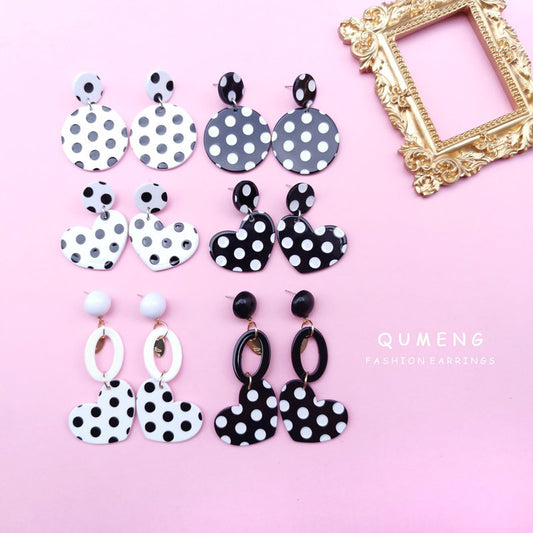 Refined Long Small Heart Black White Polka Dot Simple Stud Earrings