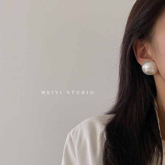 Cold Style Elegance Retro Pearl Exaggerated Stud Earrings