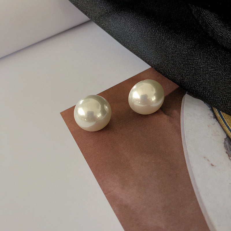 Cold Style Elegance Retro Pearl Exaggerated Stud Earrings