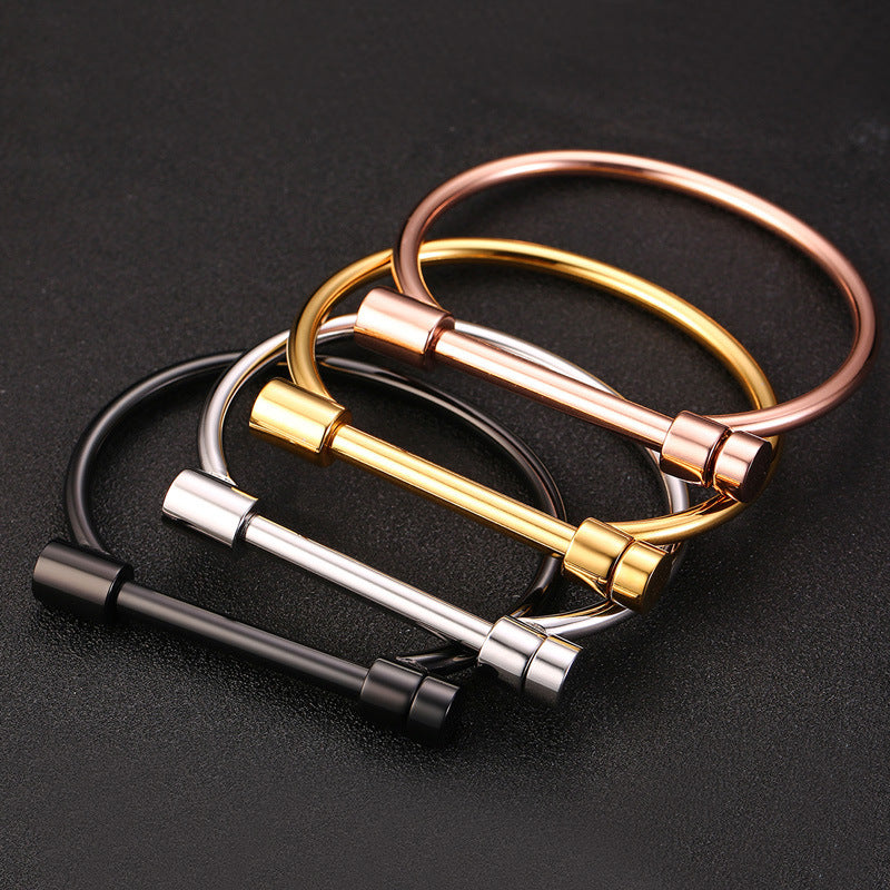 Women's Titanium Steel Horseshoe Vachette Clasp Gold Bracelets