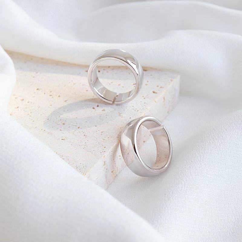 Pur Simple Fashion Personality Glossy Wide Rings