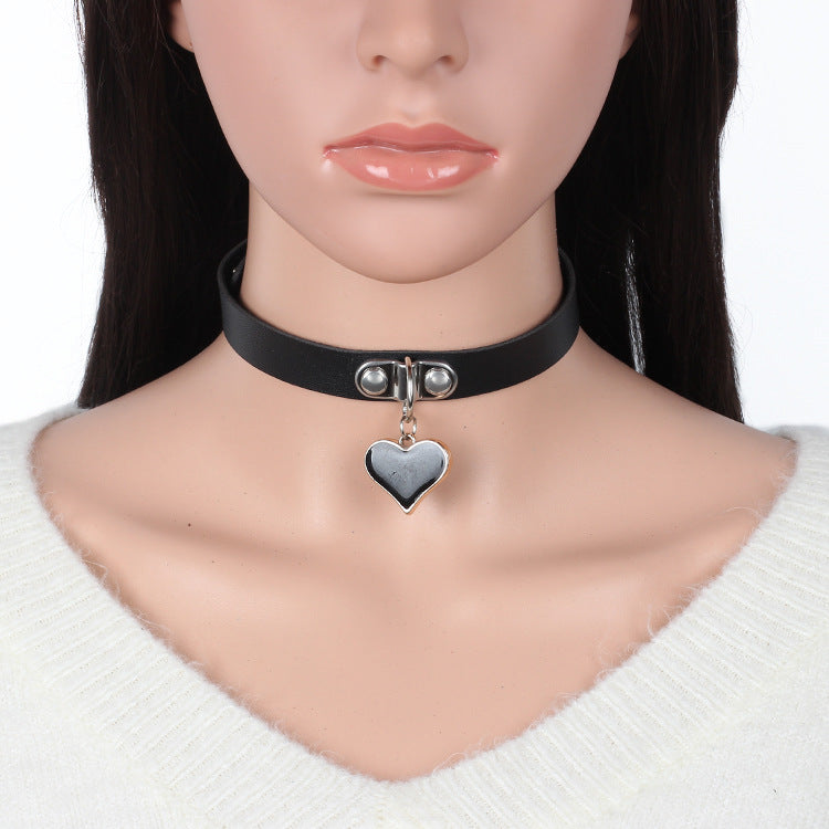 Collar Female Gothic Love Bound Clavicle Chain Heart-shaped Necklaces