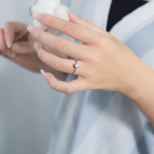 Women's Simple Single Diamond Opening Sweet Six Claw Rings
