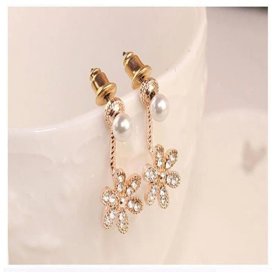 Classic Style Lady Pearl Diamond Five-leaf Earrings