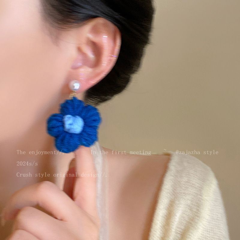 Women's Flower For Early Autumn Sweet Temperamental Fashion Earrings