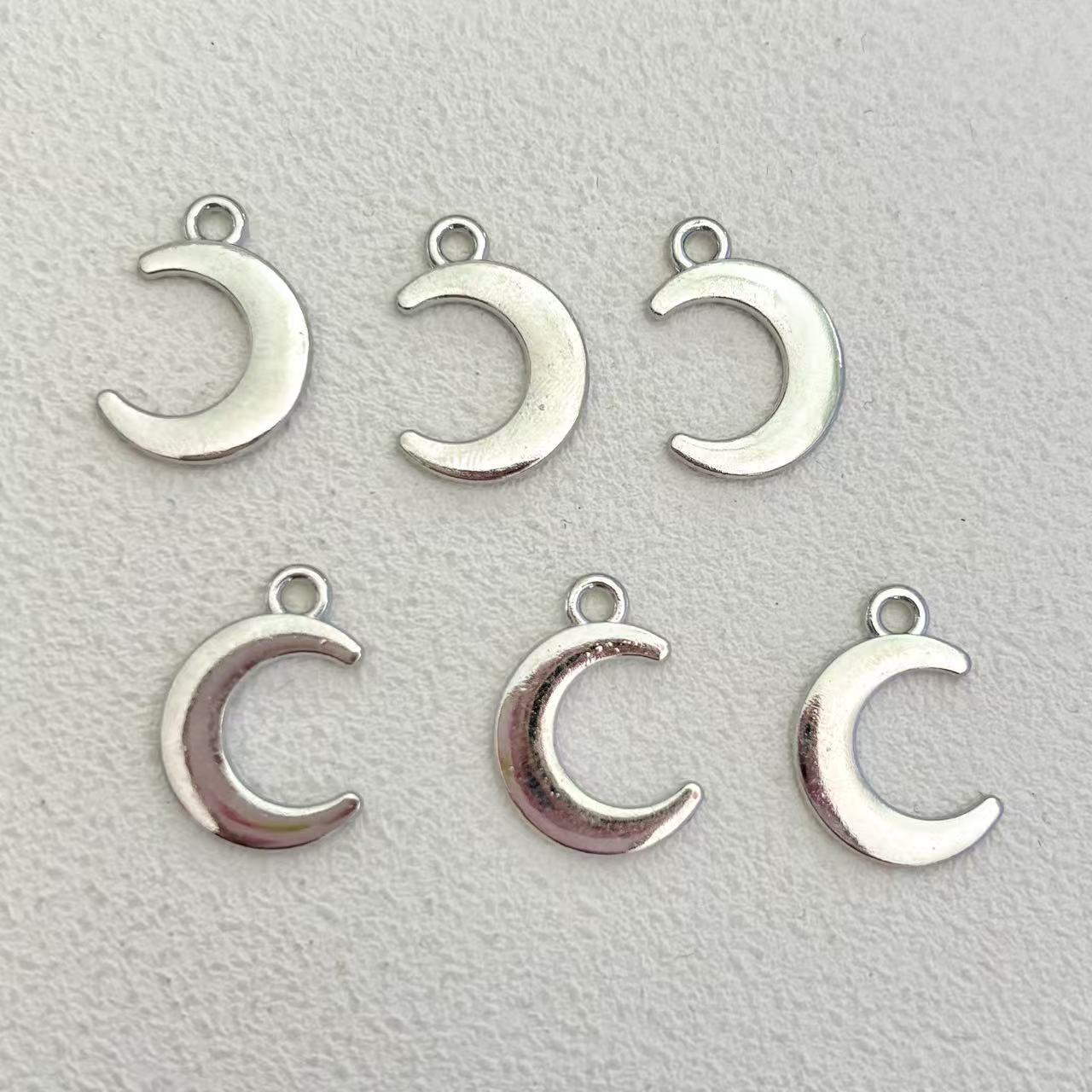 Hollow Sunflower Four Awn Star Moon Pendant