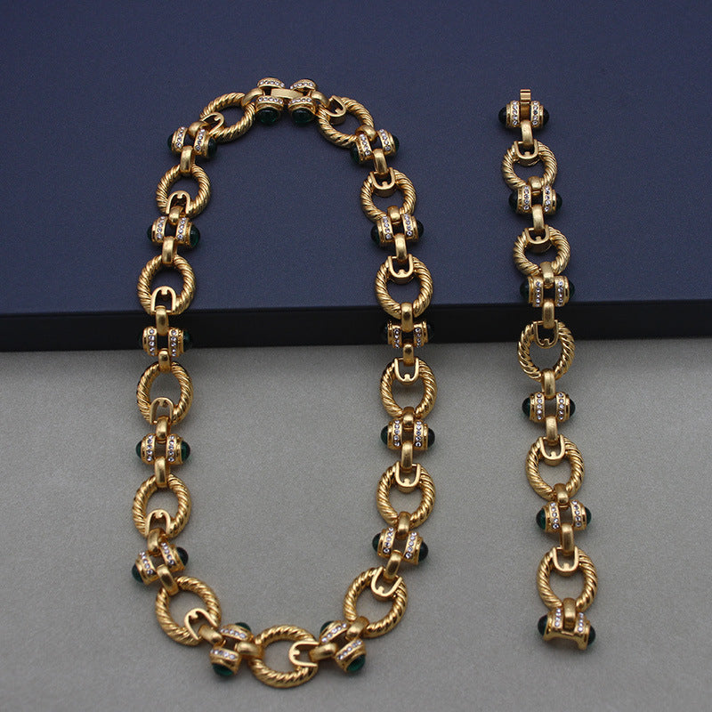 No Standard Green Colored Glaze Link Necklaces