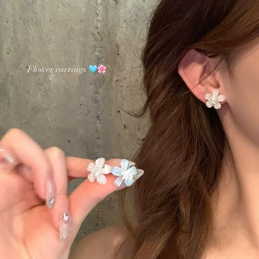 Women's Exquisite Small Sparking Zirconium Flower Light Luxury High-grade Vacation Style Earrings