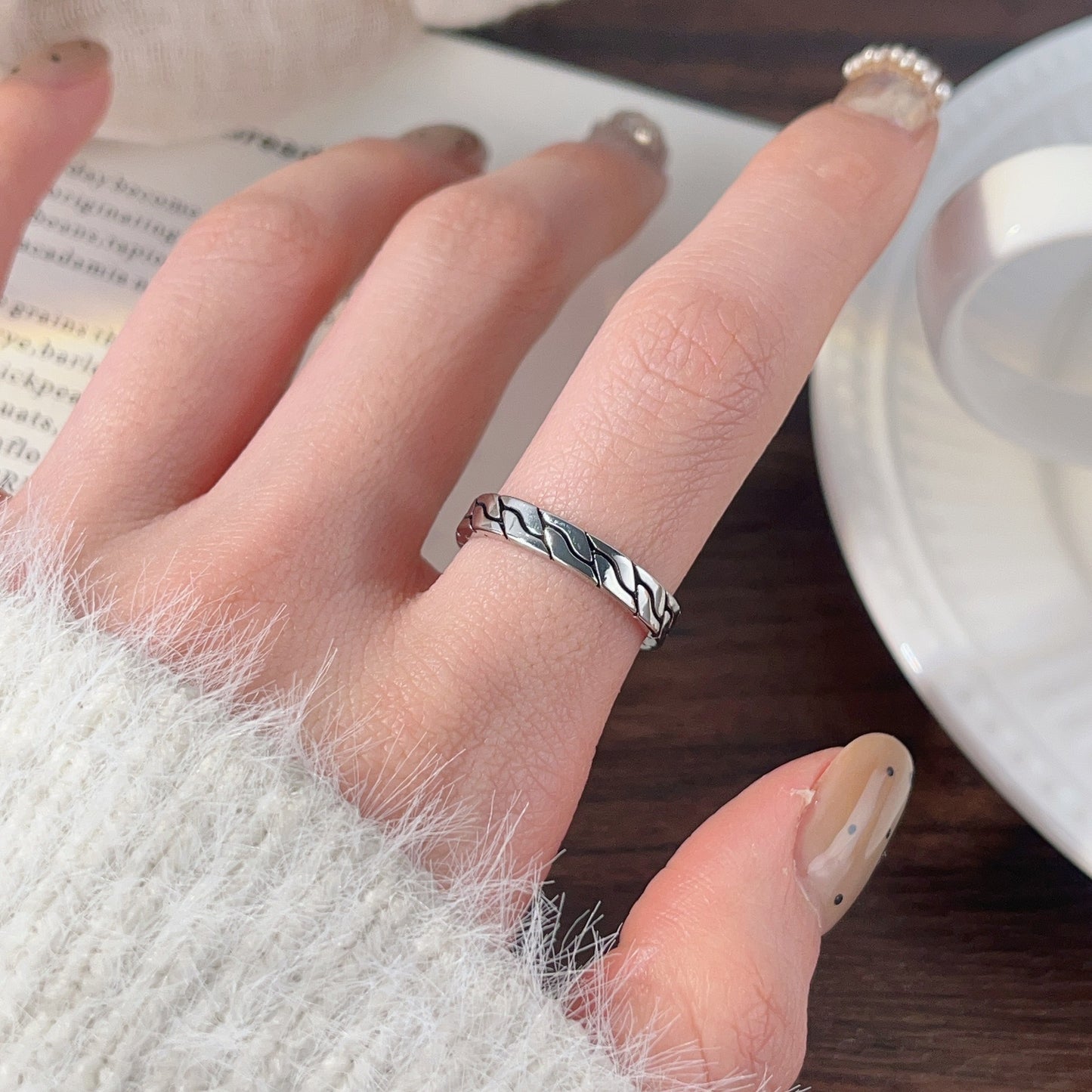 Women's Retro Style Cross With Skull Stitching Open Love Ring