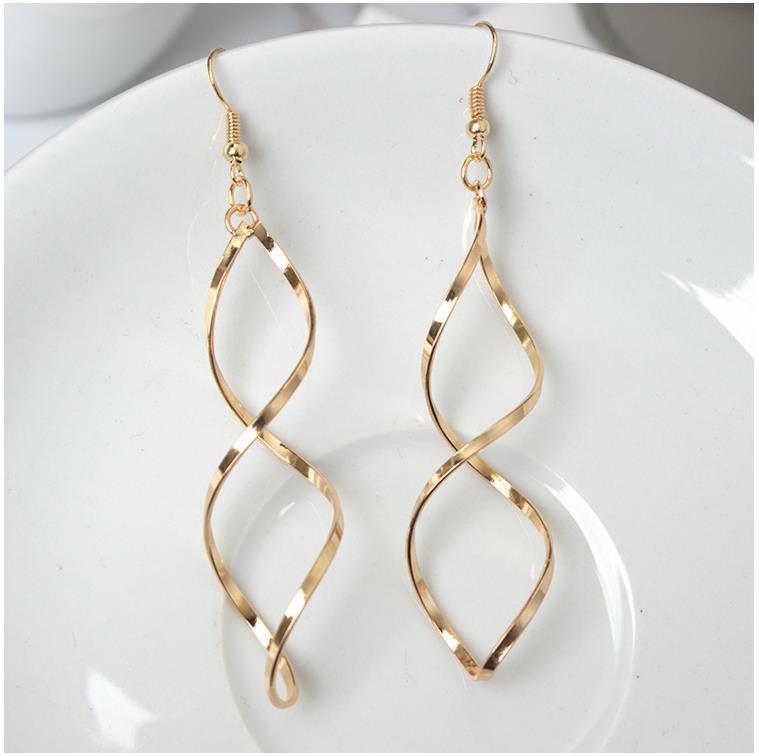 Minimalist Spiral Curved Design Wave Curve Earrings