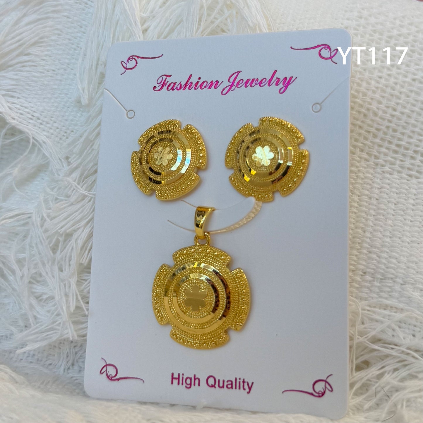 Niche Design Mild Luxury Retro Golden Versatile Jewelry Set
