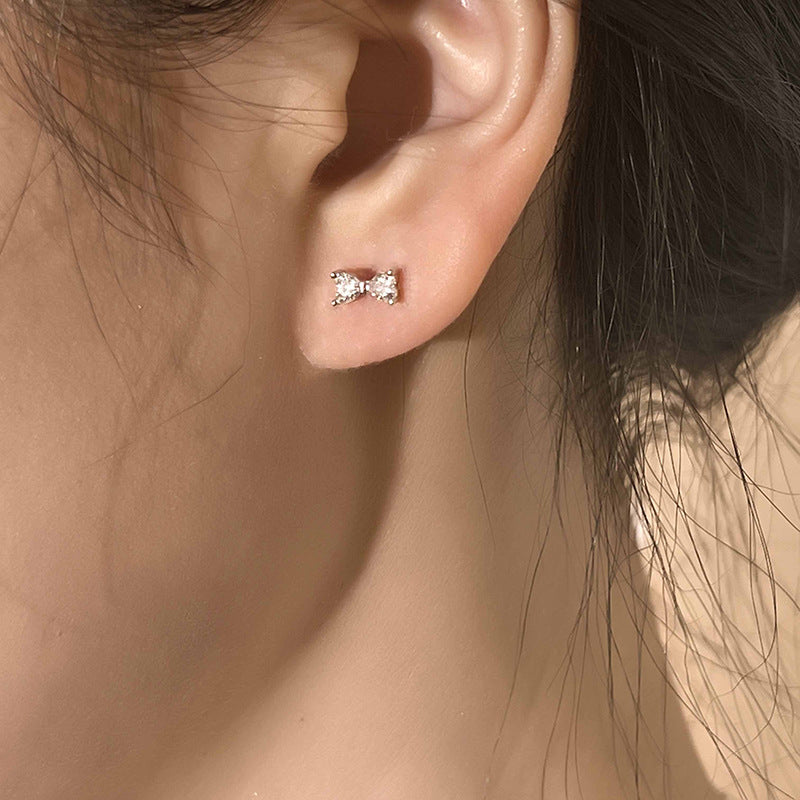 Women's Simple Compact Niche Design Loving Heart Earrings