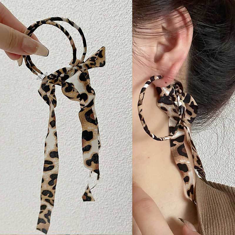 Sier Needle Simple Leopard Print Geometric Earrings