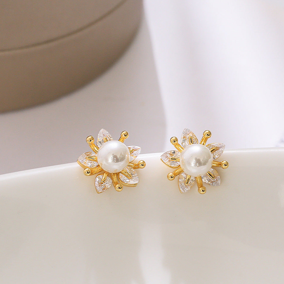 Women's Pearl Ear High-grade Square Simple Temperament Stud Earrings