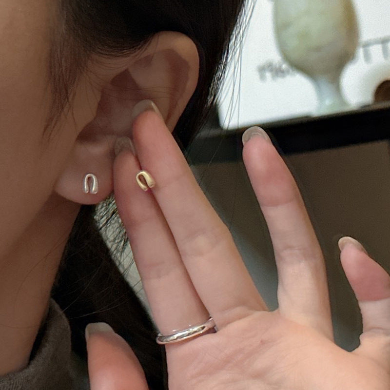 Women's Style Retro Frosted U-shaped Horseshoe For Mini Small Earrings