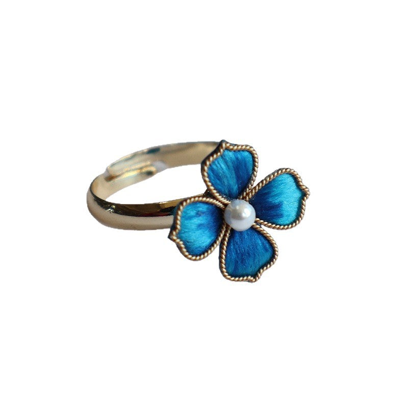 Clover Small Flower Exquisite Adjustable Mouth Girlfriends Ring