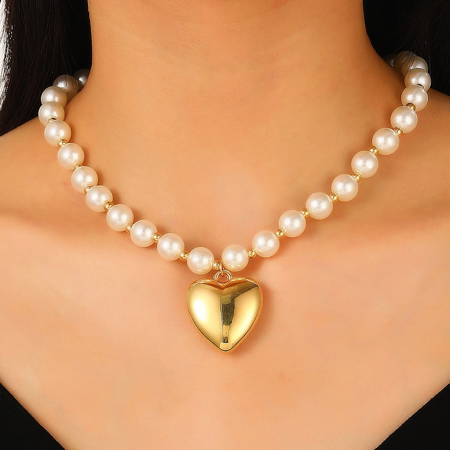 Women's Fashion Large Glossy Three-dimensional Love Thick Necklaces