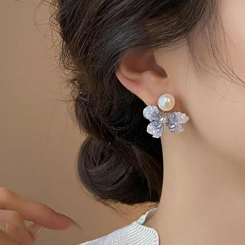 Women's Crystal Flowers Fashion Design Light Luxury French Earrings