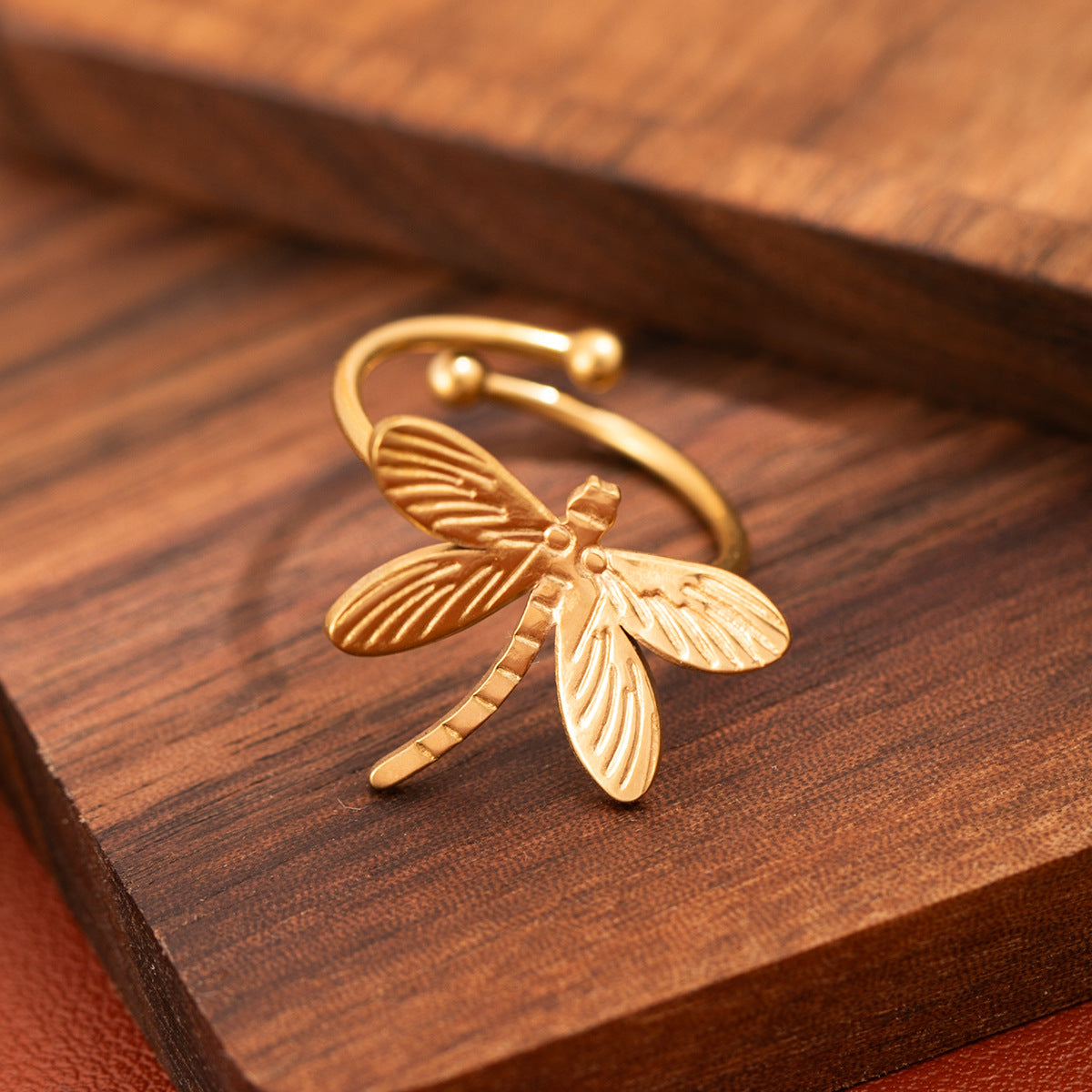 Open Female Mild Luxury Retro Titanium Steel Gold Three-dimensional Oil Rings