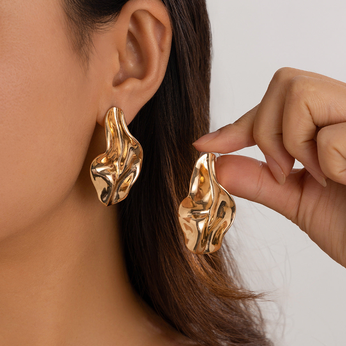 Ornament Irregular Twisted Geometric Alloy Simple Earrings