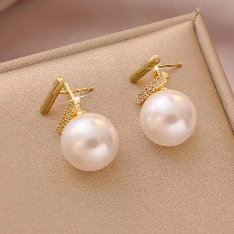 Light Luxury Pearl Female High Sense French Style Temperament Simple Earrings
