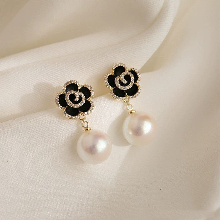 Women's Korean Pearl Simple Temperamental Ear Earrings