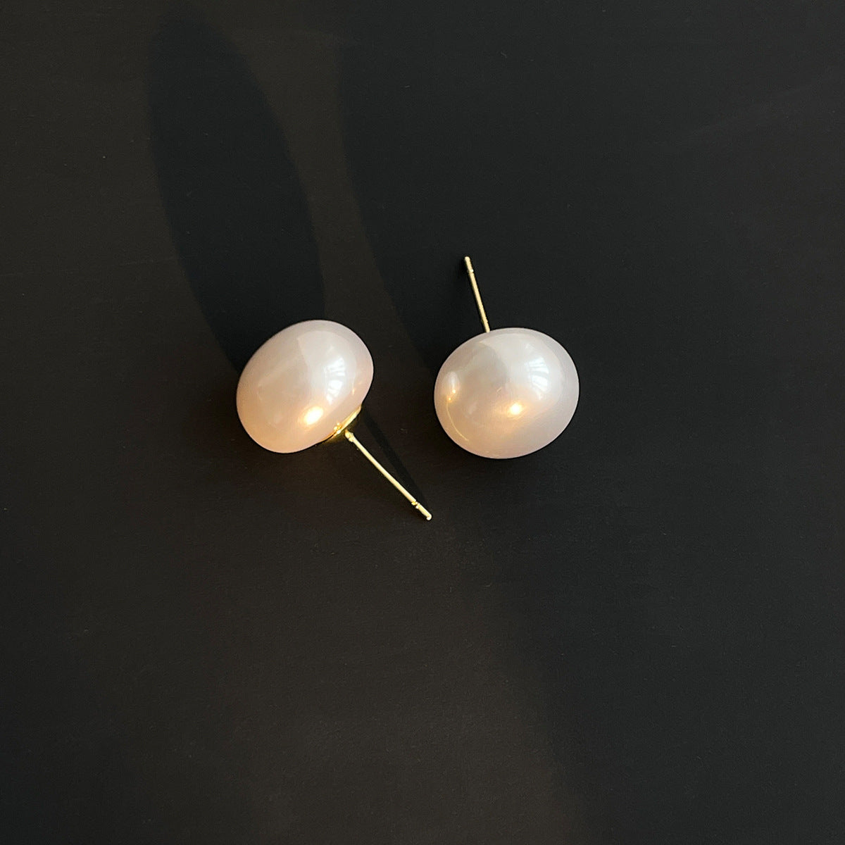 Retro Steamed Bread Pearl Light Luxury Earrings