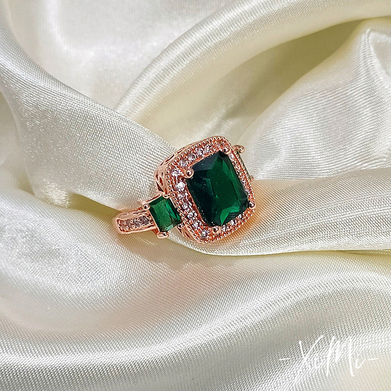 Exaggerated Personalized Emerald Crystal Gemstone Square Zirconium Luxury Index Finger Ring