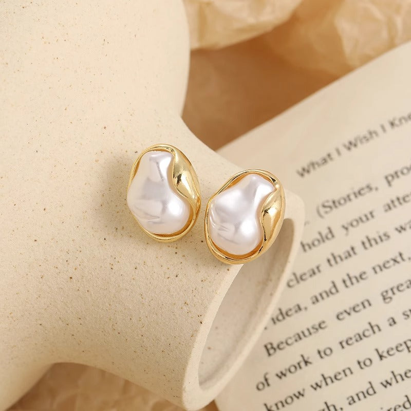 Korean Style High-grade Temperament Personalized Retro Light Luxury Earrings