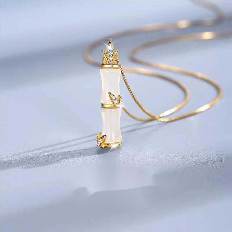 Women's Chalcedony Sense Dignified Joint Niche Clavicle Necklaces